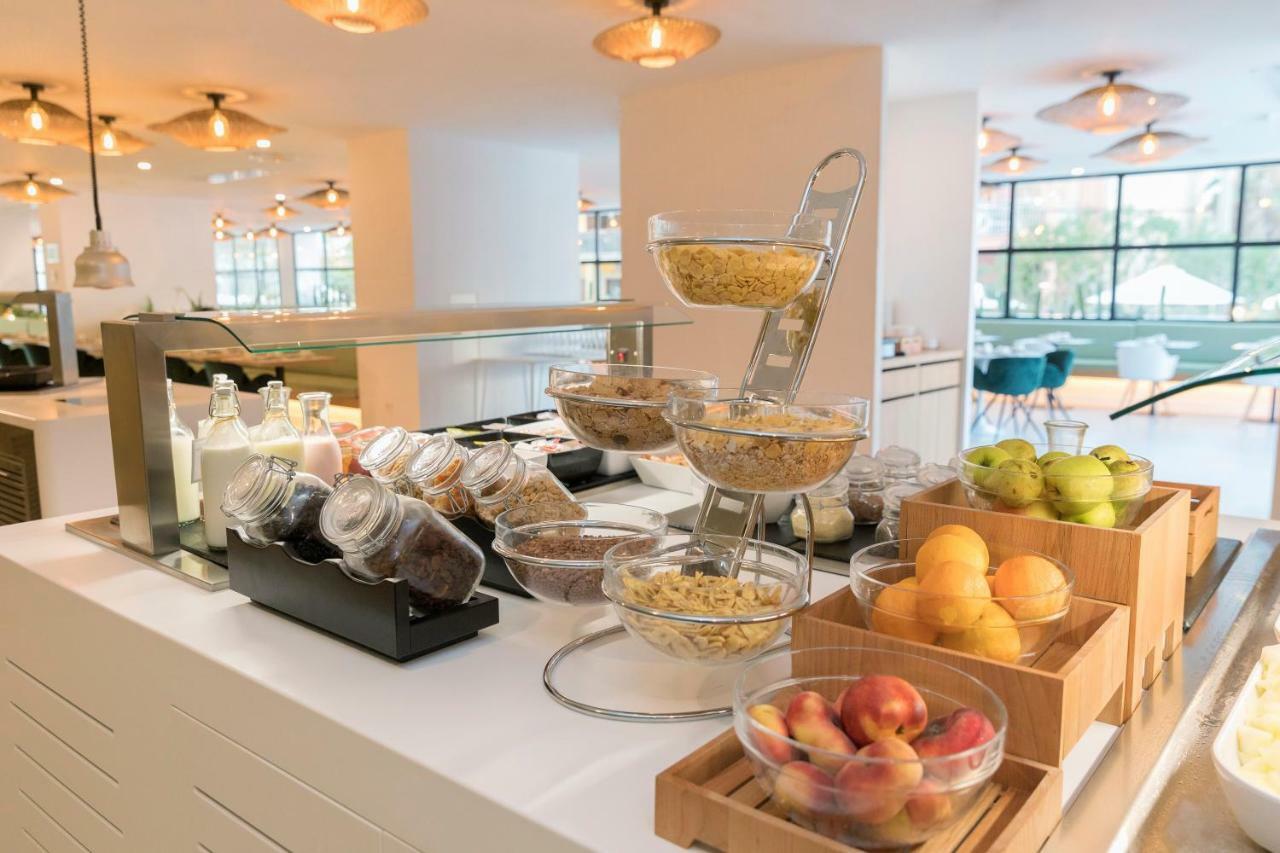 Hm Ayron Park - Adults Only Hotel Playa de Palma  Kültér fotó A breakfast buffet at a hotel